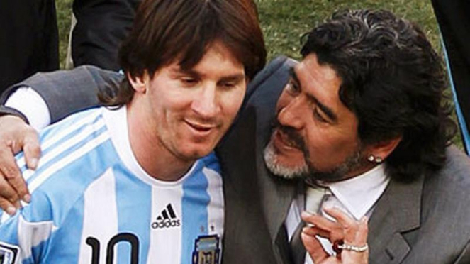 Lionel Messi dan Diego Maradona. 