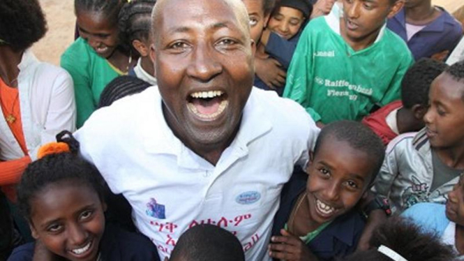 Belachew Girma, guru di sekolah tawa di Ethiopia