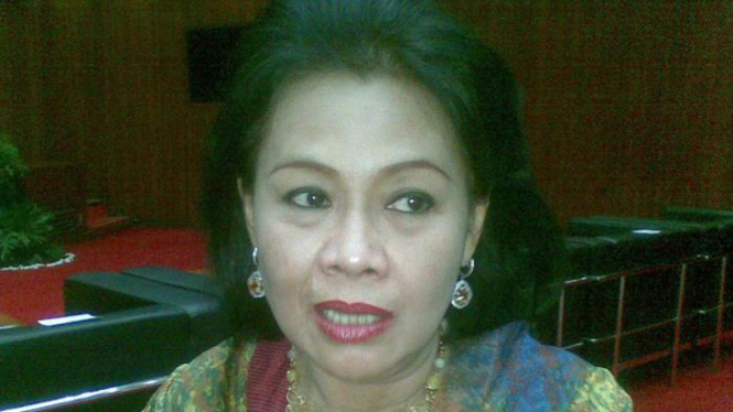 Istri Menteri ESDM, Triesnawati Wacik