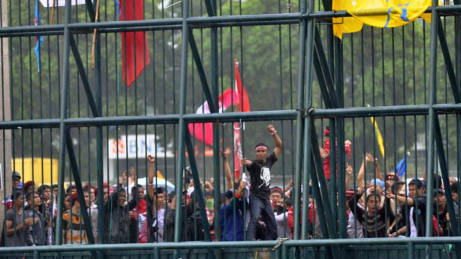 Demo Mahasiswa di DPR Ricuh
