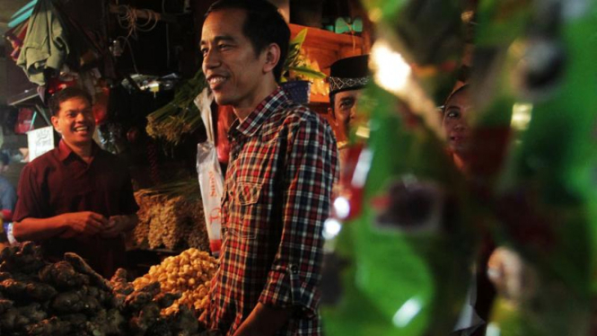 Calon Gubernur Joko Widodo (Jokowi) Kunjungi Pasar Senen