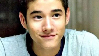 Tiba di Jakarta untuk Film Kang Mak from Pee Mak, Begini Kesan Mario Maurer Ketemu Vino G. Bastian