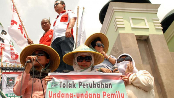 Demo Tolak Perubahan UU Pemilu