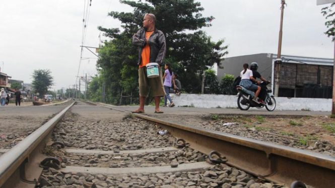 Perlintasan Kereta Api Tanpa Palang Pintu