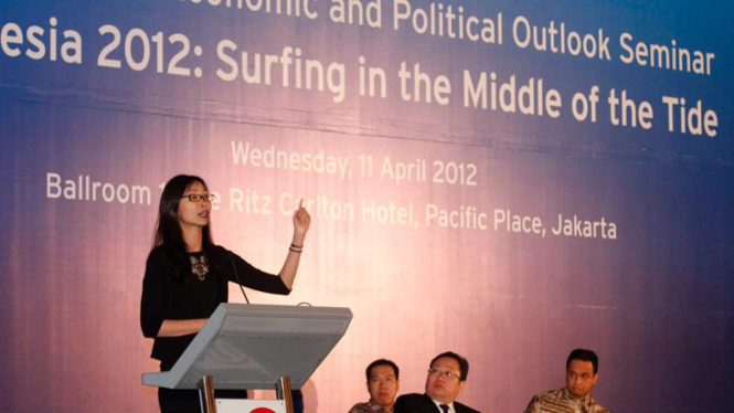 Johanna Chua di Seminar "Indonesia 2012: Surfing in the Middle of the Tide"