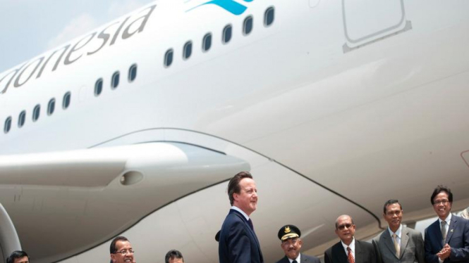 PM Inggris David Cameron Lihat Airbus A330-200 Garuda Indonesia 