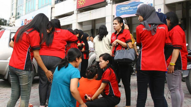 Kepanikan gempa di pulau Sumatra