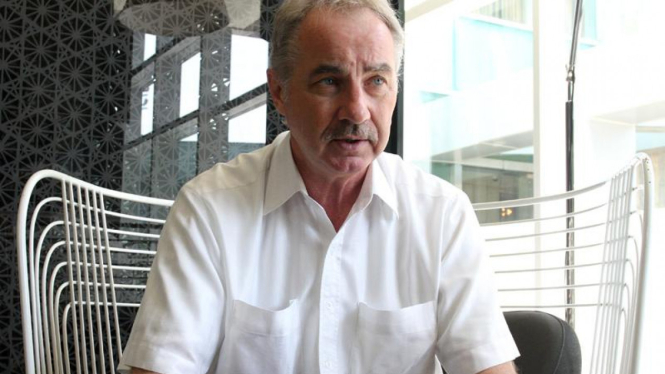 Alfred Riedl kembali latih timnas Indonesia.