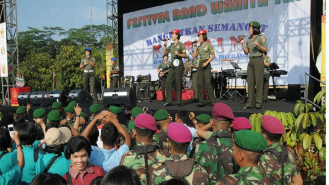 Festival Band Wanita TNI
