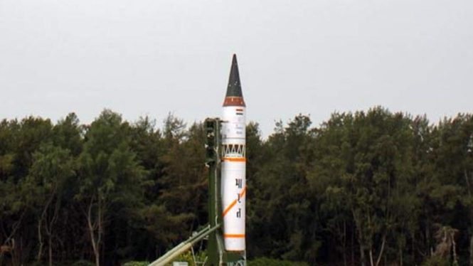 Rudal Balistik Antar Benua (ICBM) Agni V milik India