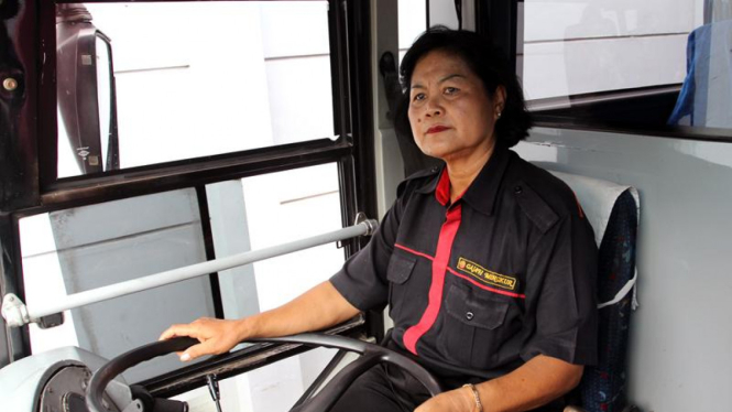 Suyanti, sopir bus malam PO Gajah Mungkur