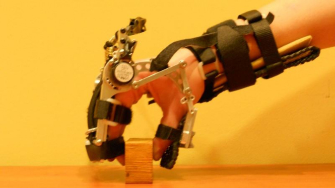 Rehab robotic. yang dipamerkan di Pameran Inovasi Internasional