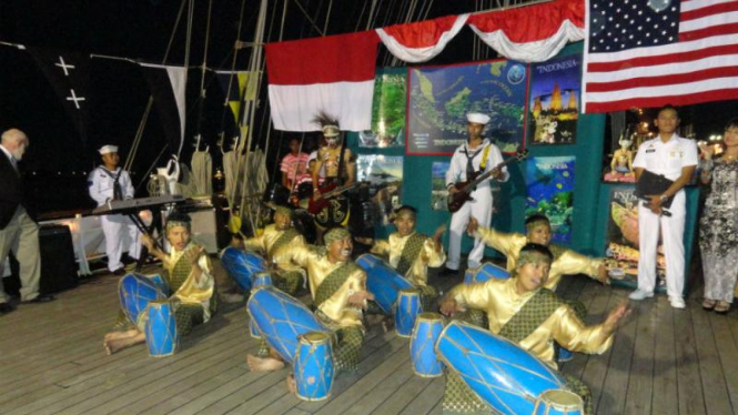 Malam Indonesia di KRI Dewaruci