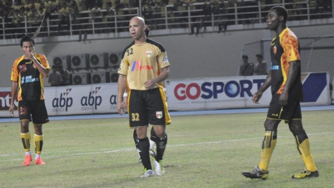 Striker Mitra Kukar, Kevin Oliveira (tengah)