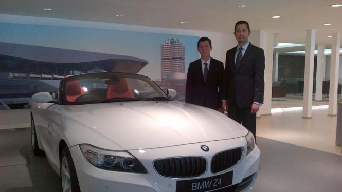CEO dan Presdir BMW Indonesia: Demily (kiri) dan Ramesh Divyanathan (kanan)
