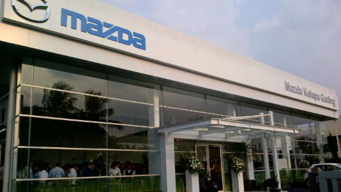 Showroom Mazda di Kelapa Gading