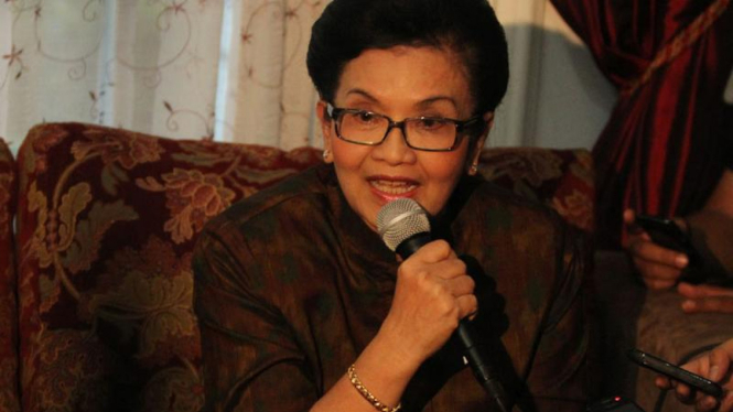 Siti Fadilah Supari gelar jumpa pers di rumahnya