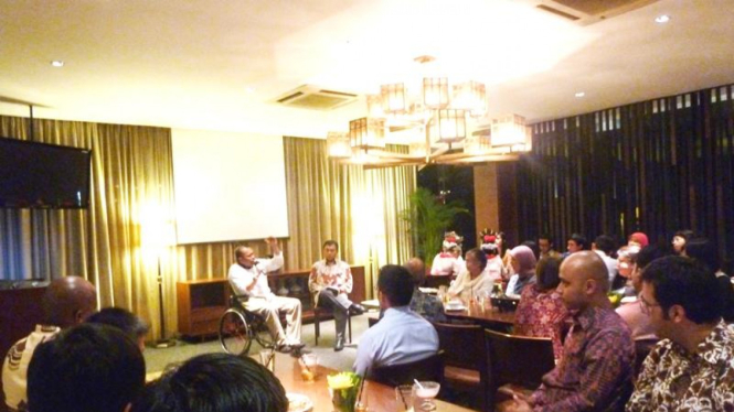 Diskusi “Diplomatic Gathering: Indonesia’s Economic Outlook in 2012”
