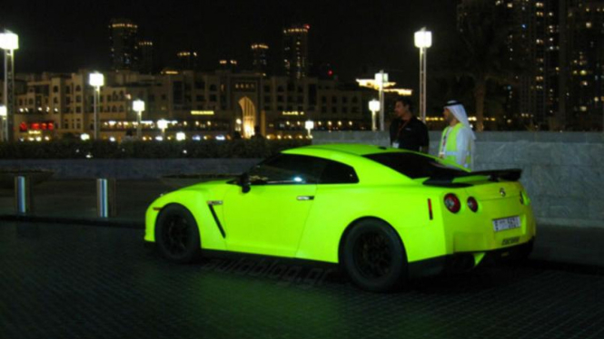 Nissan GT-R Glow in The Dark di Dubai