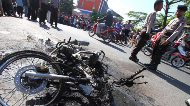 Bentrokan laskar militan vs warga di Solo