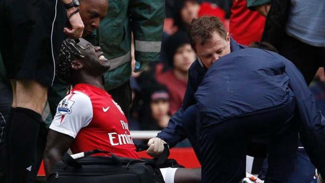 Bacary Sagna cedera saat menghadapi Norwich