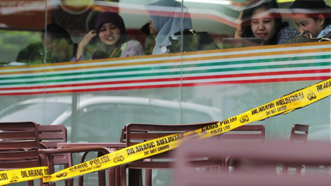 Police Line Pasca Bentrok di Minimarket  7-eleven