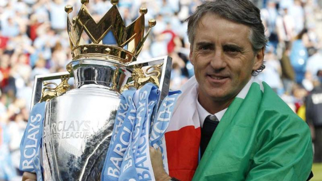 Roberto Mancini berjanji Manchester City akan semakin kuat.