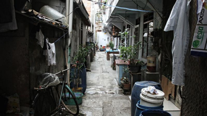 Ilustrasi rumah di gang Sempit Jakarta
