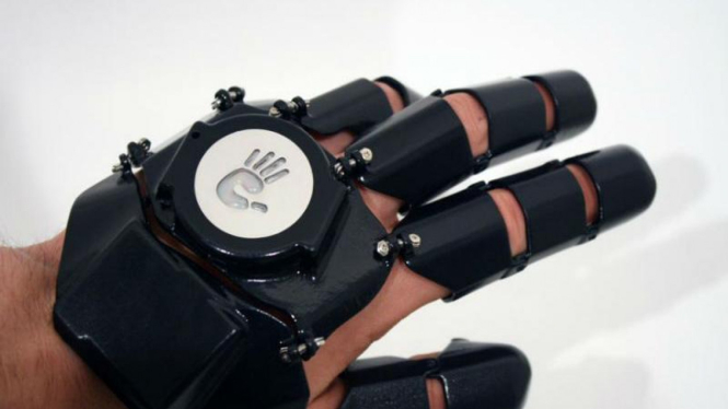Glove One, ponsel berbentuk sarung tangan