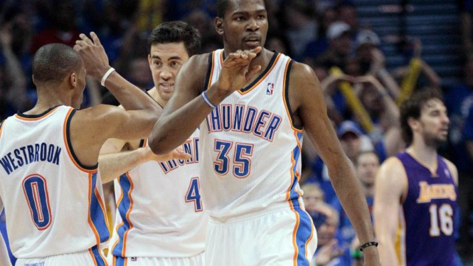 Kevin Durant (35) usai Thunder mengalahkan Lakers