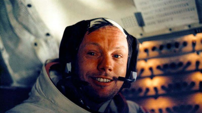 Neil Armstrong Menuju Bulan