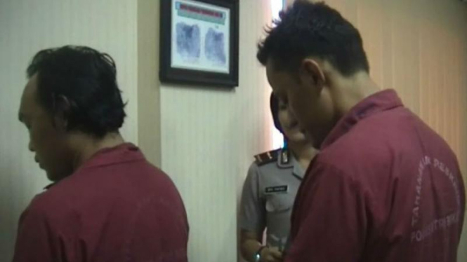 Dua pelaku pencuri pistol polisi