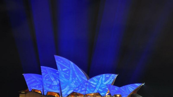 Keindahan Opera House saat "Vivid Festival"