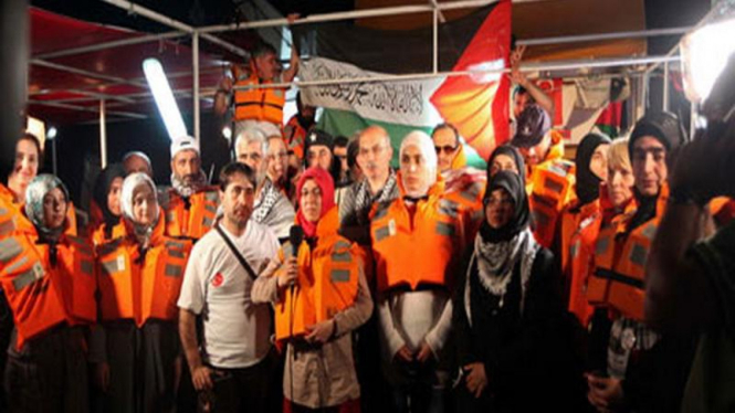 Para aktivis kemanusiaan di Kapal Mavi Marmara