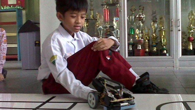 Ichdan Rasyid, Juara Olimpiade Robot Internasional