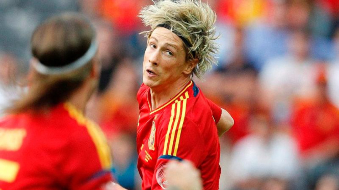 Penyerang Spanyol, Fernando Torres, saat mencetak gol ke gawang Korsel
