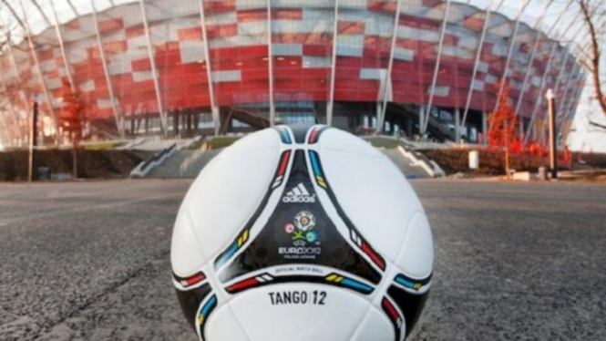 Tango 12, Bola khusus Piala Eropa 2012