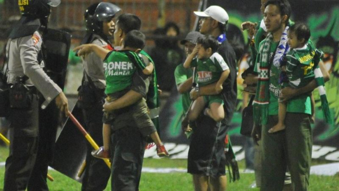 Kerusuhan di Stadion Tambaksari, Surabaya