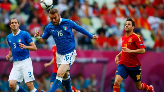 Laga Spanyol melawan Italia di Piala Eropa 2012