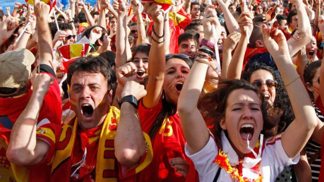 Aksi Penonton Piala Eropa 2012