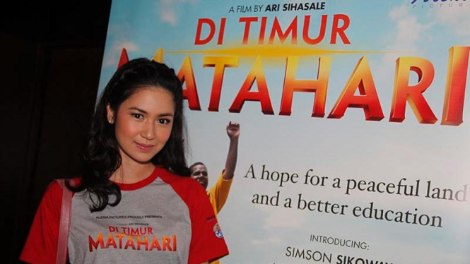 Laura Basuki di Press Screening Film Di Timur Matahari