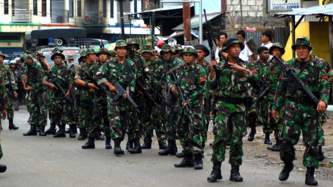 TNI Angkatan Darat turun amankan Jayapura, Papua, Kamis 14 Juni 2012