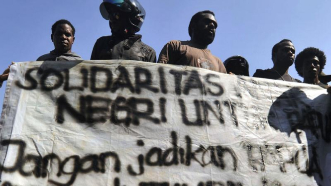 Aksi Mahasiswa Papua di Makassar