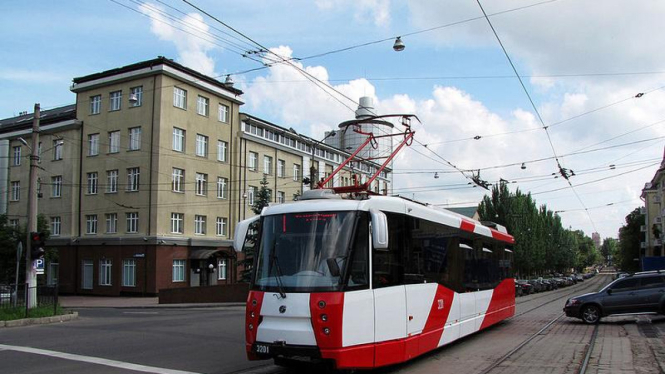 Ilustrasi transportasi trem di kota Donetsk, Ukraina