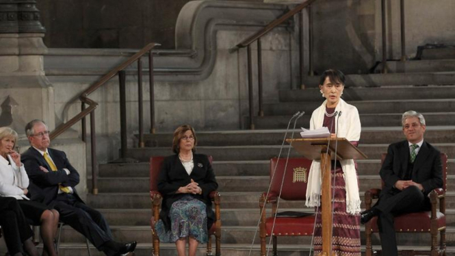 Aung San Suu Kyi pidato di parlemen Inggris