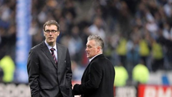 Mantan pelatih Prancis, Laurent Blanc (kiri), bersama Didier Deschamps