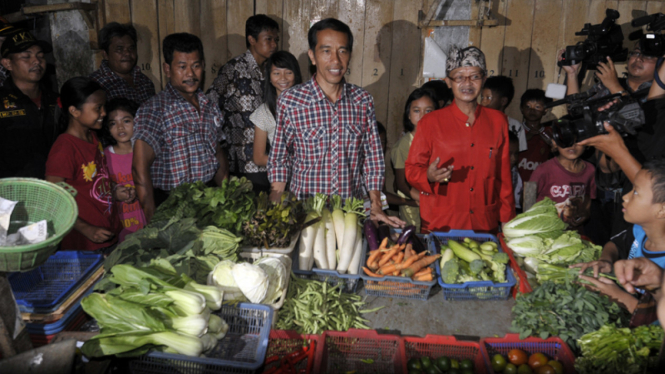 Jokowi Kampanye di Pasar Kecil