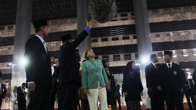 Kanselir Jerman Angela Merkel di Masjid Istiqlal