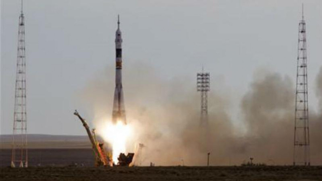 Rusia luncurkan roket Soyuz