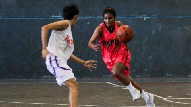 Tim Basket Putri Pra PON Papua Taklukan Kalimantan Timur